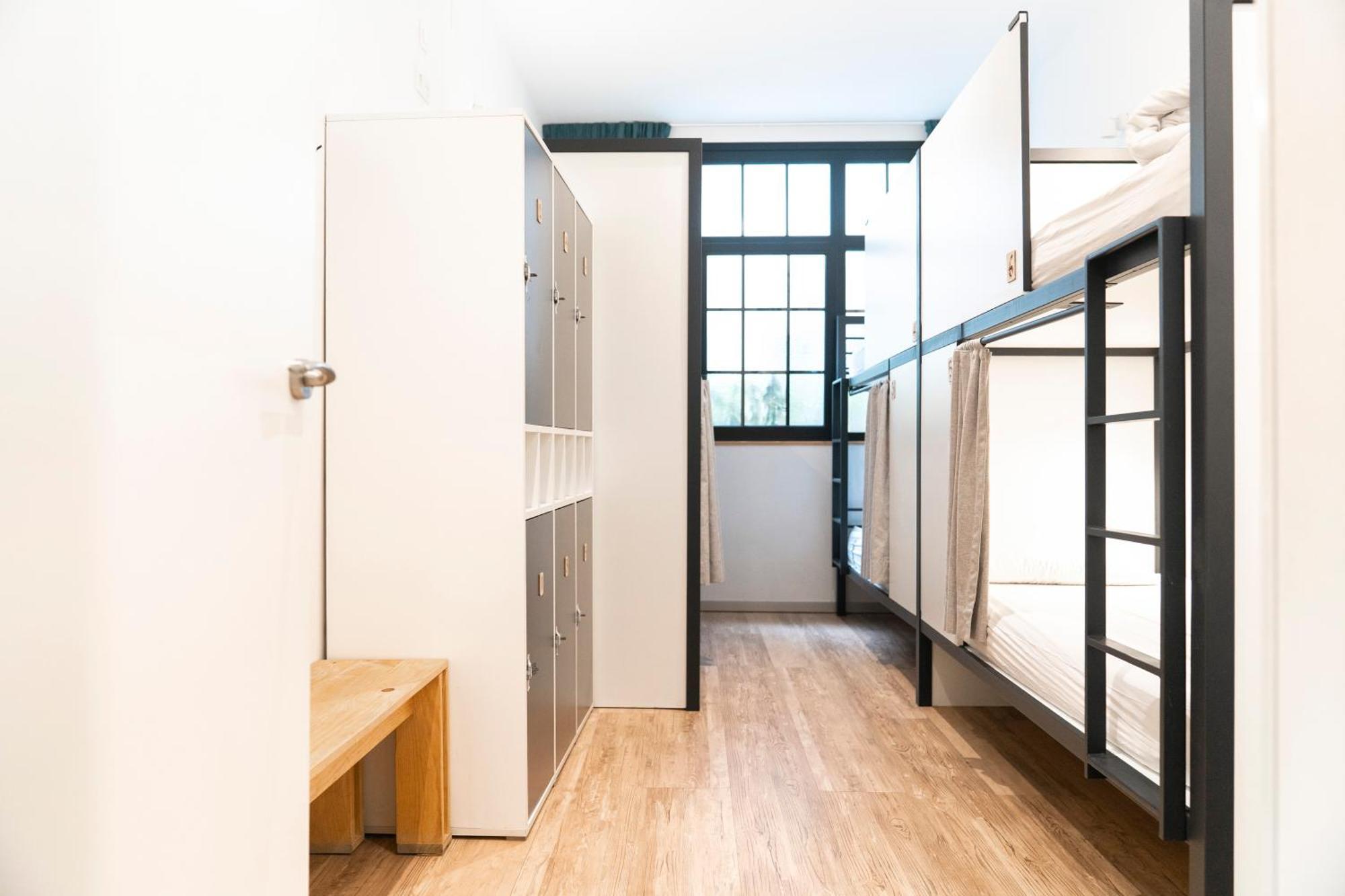 Bed in 6-Bed Dormitory Room with Private Bathroom,1758444385:JPEG